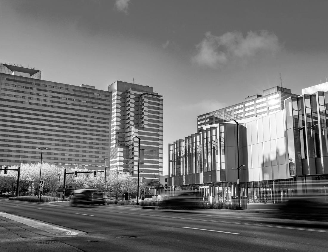 Noah Jigsaw Puzzle Bourton on the Hill village near Moreton in Marsh, Cotswolds, Gloucestershire, England in black white 1000 pieces