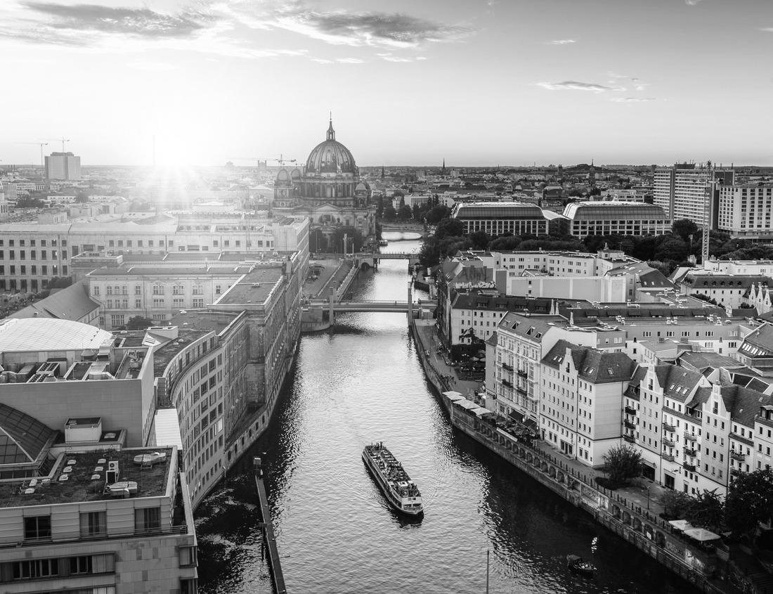 Noah Jigsaw Puzzle A Wonderful Landscape view in Nunavut in black white 1000 pieces
