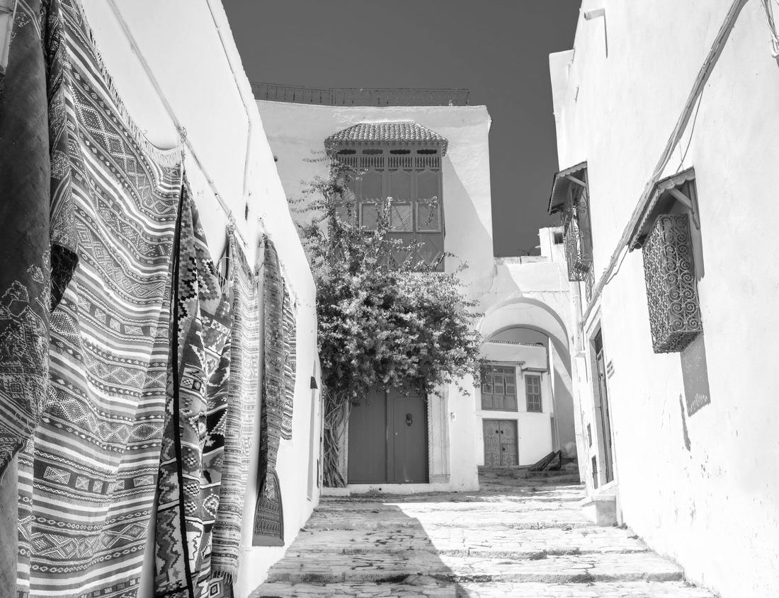 Noah Jigsaw Puzzle Eugene, Oregon, USA downtown cityscape at dusk in black white 1000 pieces