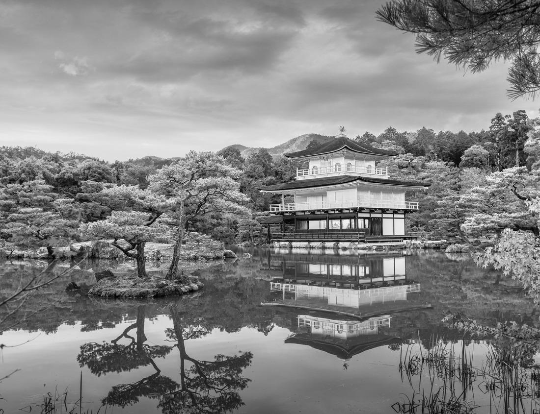 Noah Jigsaw Puzzle Eugene, Oregon, USA downtown cityscape at dusk in black white 1000 pieces