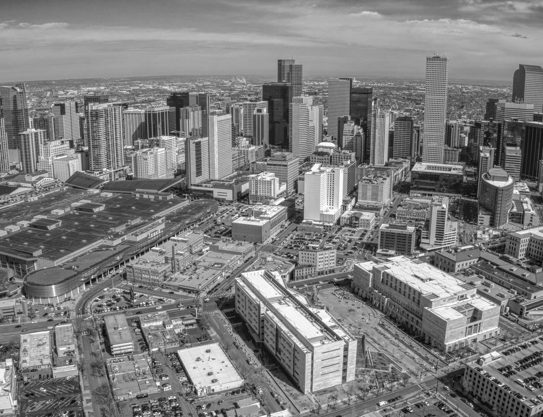 Noah Jigsaw Puzzle Montgomery County Courthouse, Clarksville, Tennessee in black white 1000 pieces