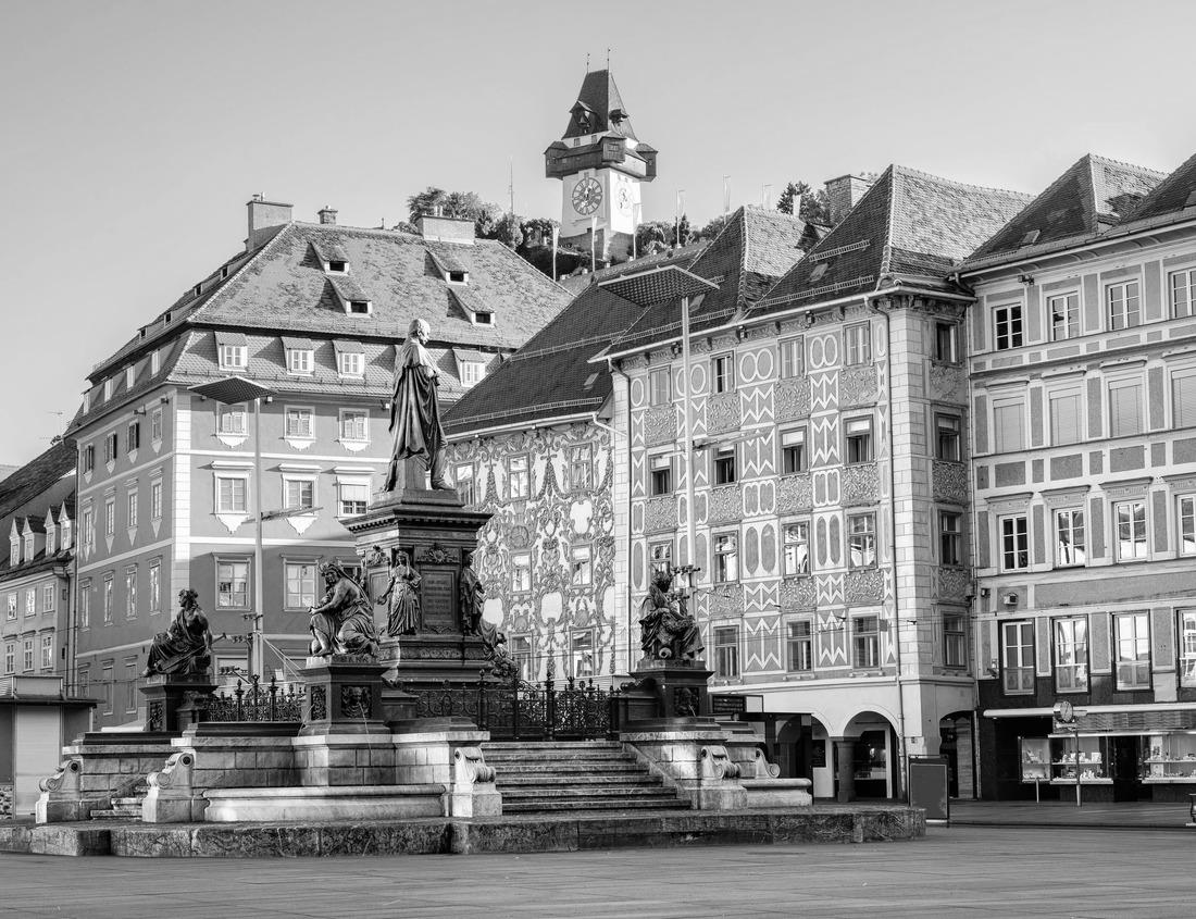 Noah Jigsaw Puzzle Alabama State Capitol in Montgomery in black white 1000 pieces