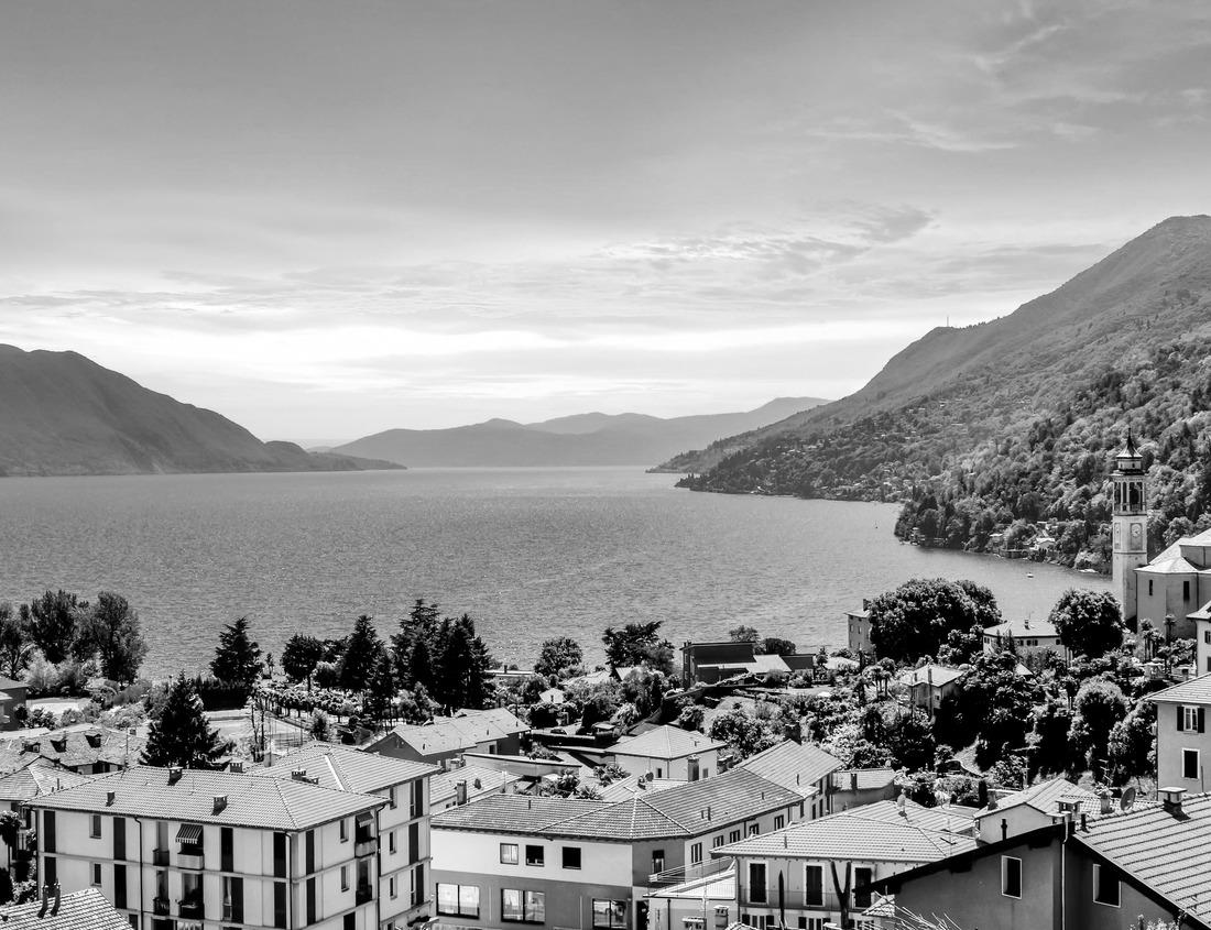 Noah Jigsaw Puzzle Marburg an der Lahn historical Old Town with castle Landgrafenschloss, St. Elizabeth church and medieval colorful half-timbered houses, Germany in black white 1000 pieces