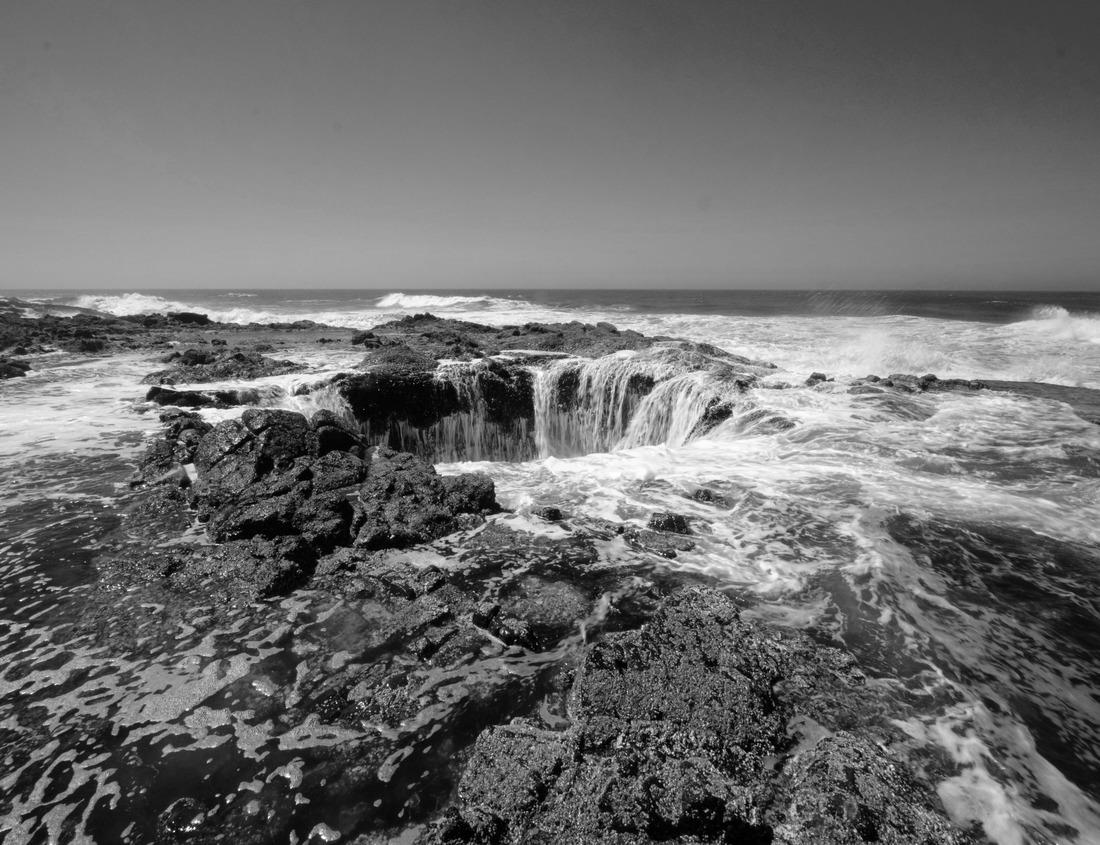 Noah Jigsaw Puzzle Aerial view of the historic city of Maastricht in the Netherlands from the tower of St. Janskerk (Johannkirche), which is located on Vrijthof Square in the city center in black white 1000 pieces