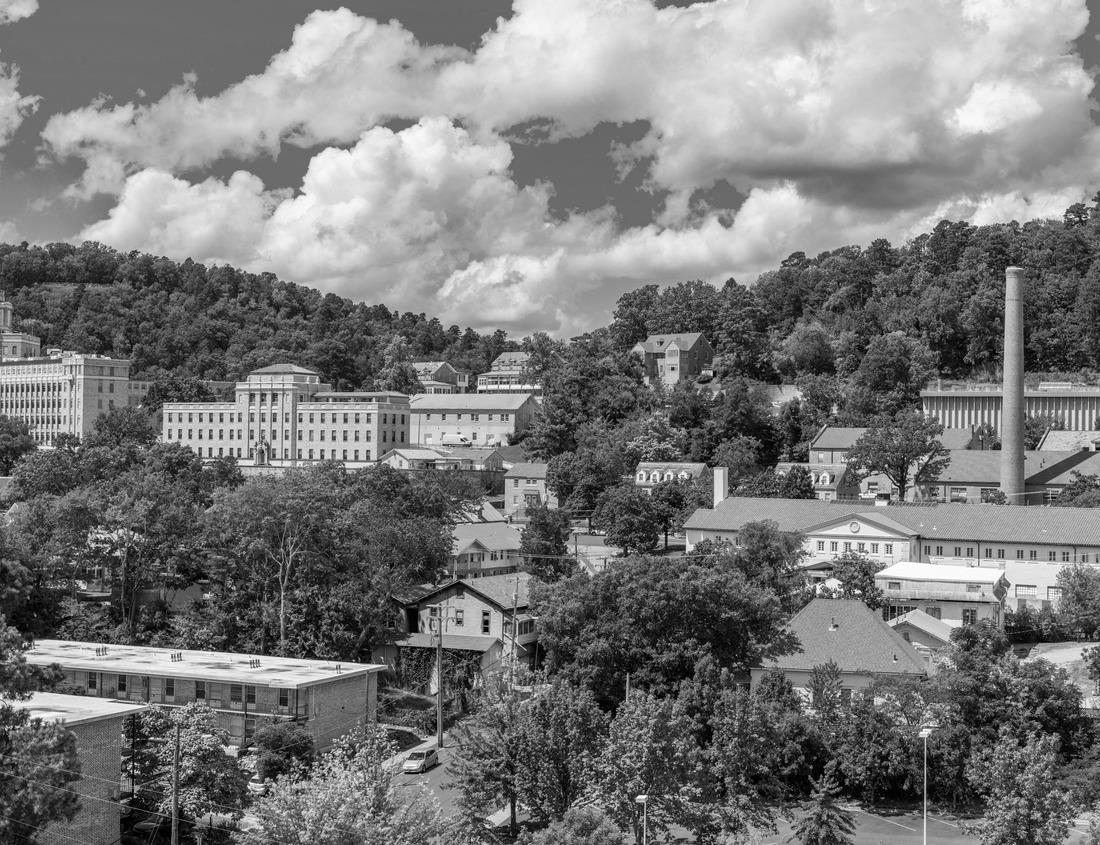 Noah Jigsaw Puzzle Jamaa el Fna market square in Marrakesh medina, Marrakesh, Morocco in black white 1000 pieces