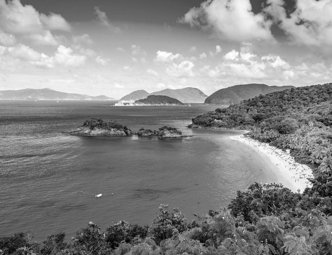Noah Jigsaw Puzzle Market Place in Bensheim, Germany in black white 1000 pieces