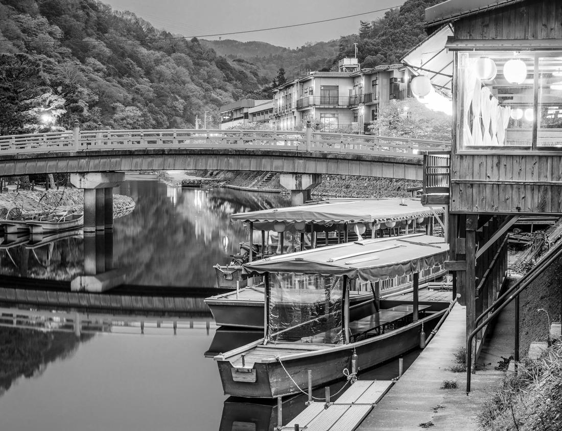 Noah Jigsaw Puzzle City Town Hall from Forchheim in black white 1000 pieces