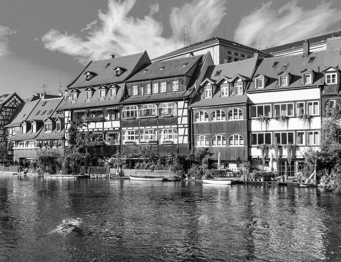 Noah Jigsaw Puzzle Isola Bella in Stresa, Italy in black white 1000 pieces