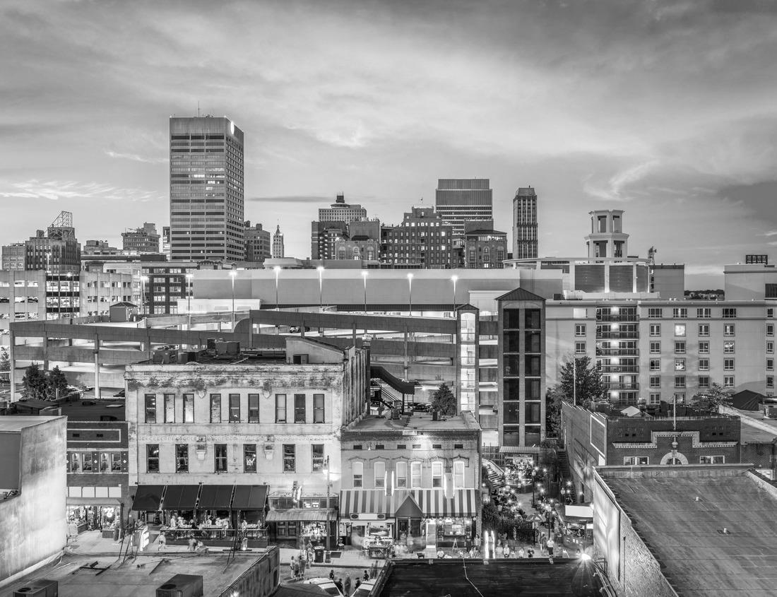 Noah Jigsaw Puzzle Lilla Torg in Malmo in the summer. Sweden in black white 1000 pieces