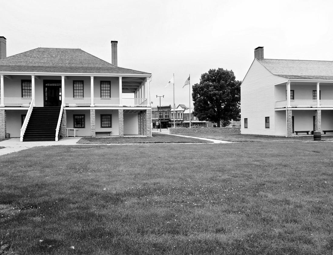 Noah Jigsaw Puzzle Beautiful morning in Rwenzori or Moon Mountains in Uganda, Africa in black white 1000 pieces