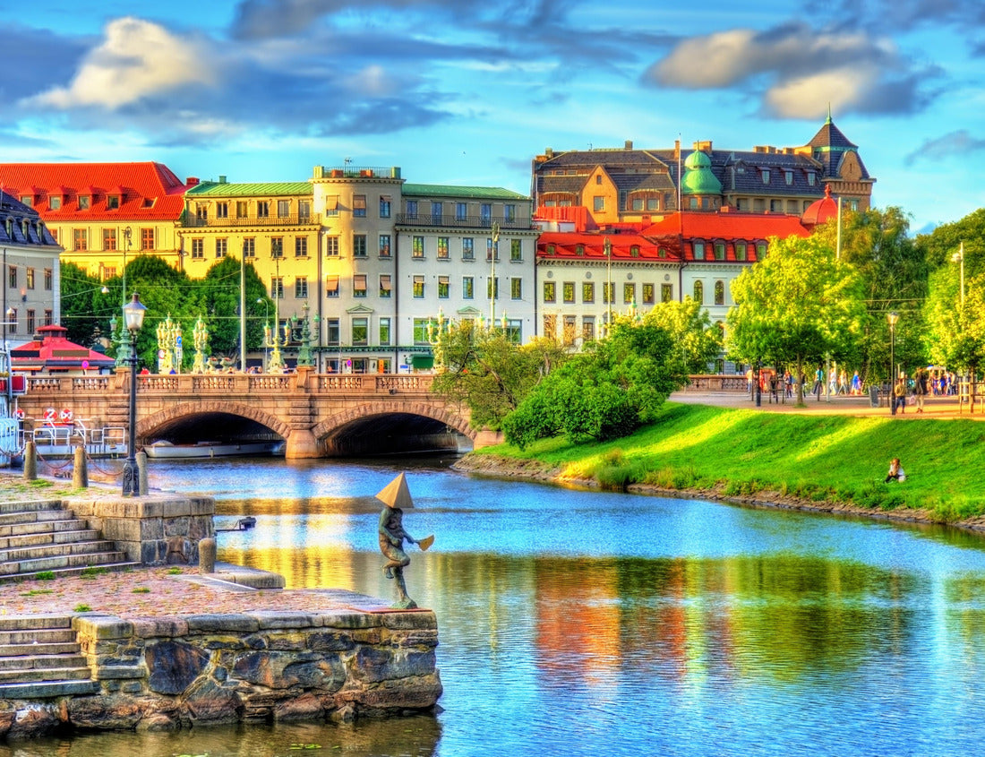Noah Jigsaw Puzzle Canal in the historic center of Gothenburg, Sweden 1000 pieces