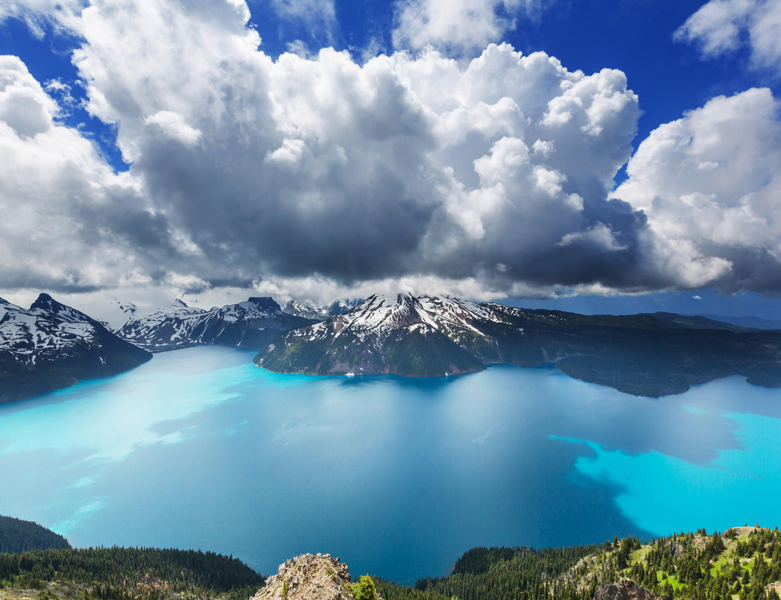 Noah Jigsaw Puzzle Hiking to the turquoise waters of the picturesque Garibaldi Lake near Whistler, BC, Canada. Very popular hiking destination in British Columbia 1000 pieces