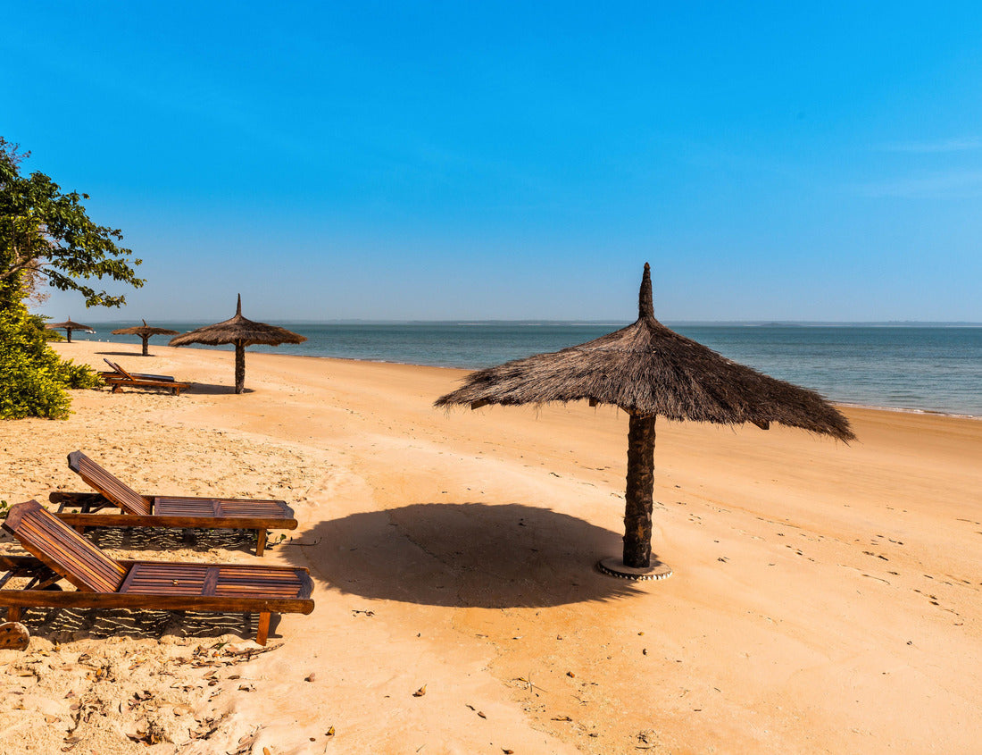 Noah Jigsaw Puzzle Guinea-Bissau, Bijagos islands - beach chairs and umbrellas of palm leaves on a paradise beach 1000 pieces