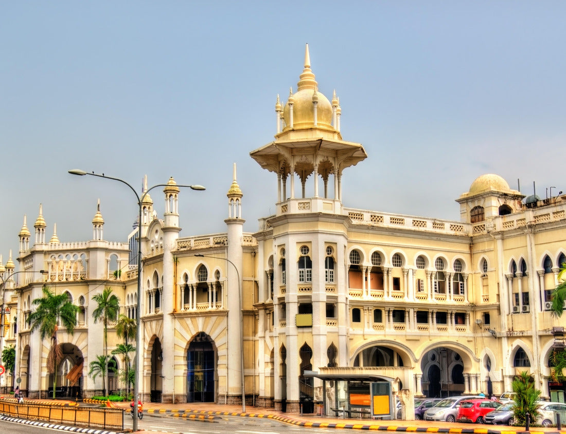 Noah Jigsaw Puzzle Kuala Lumpur old railway station in Malaysia. Built in 1910 in the unique Anglo-Asian architecture style 1000 pieces