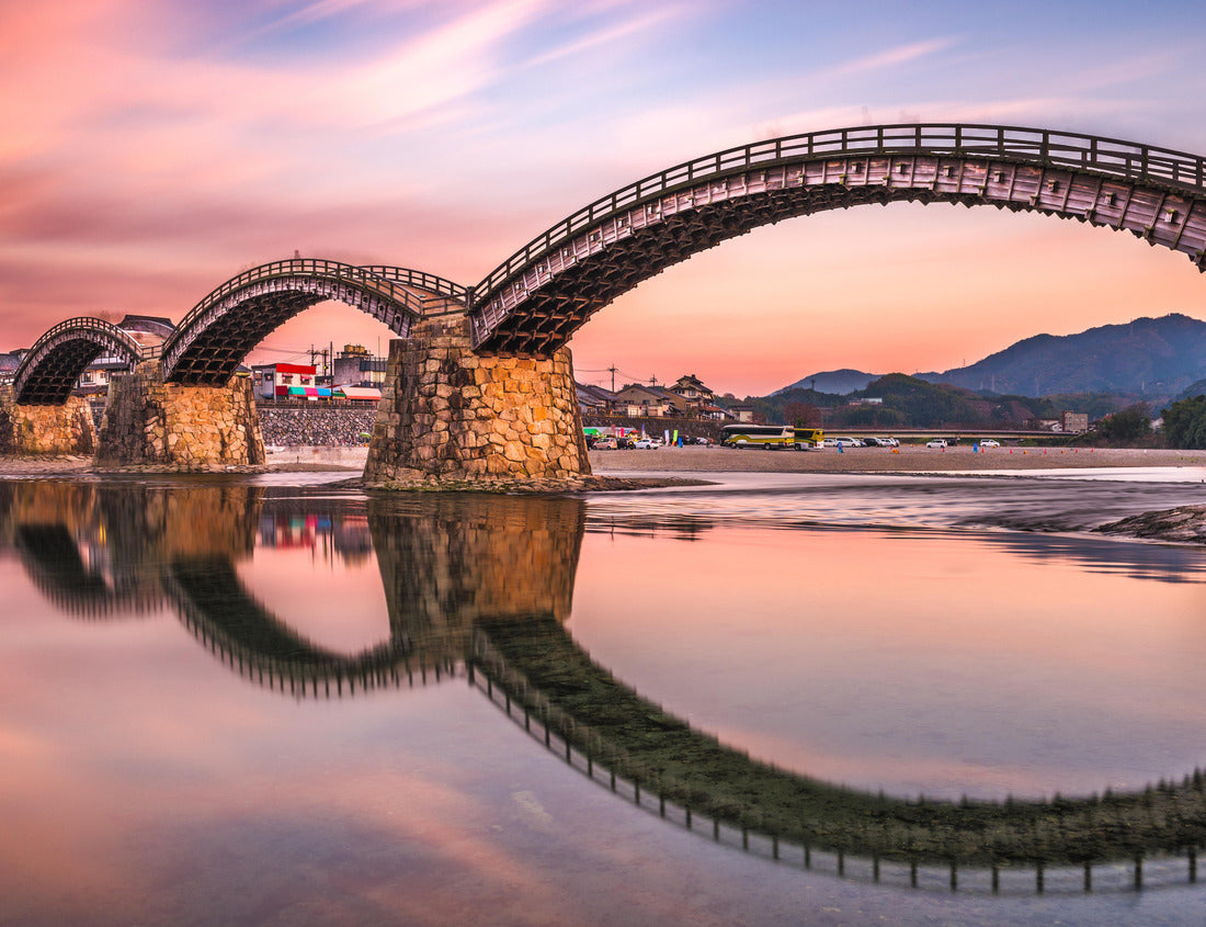 Noah Jigsaw Puzzle Iwakuni, Japan at Kintaikyo Bridge at dusk 1000 pieces