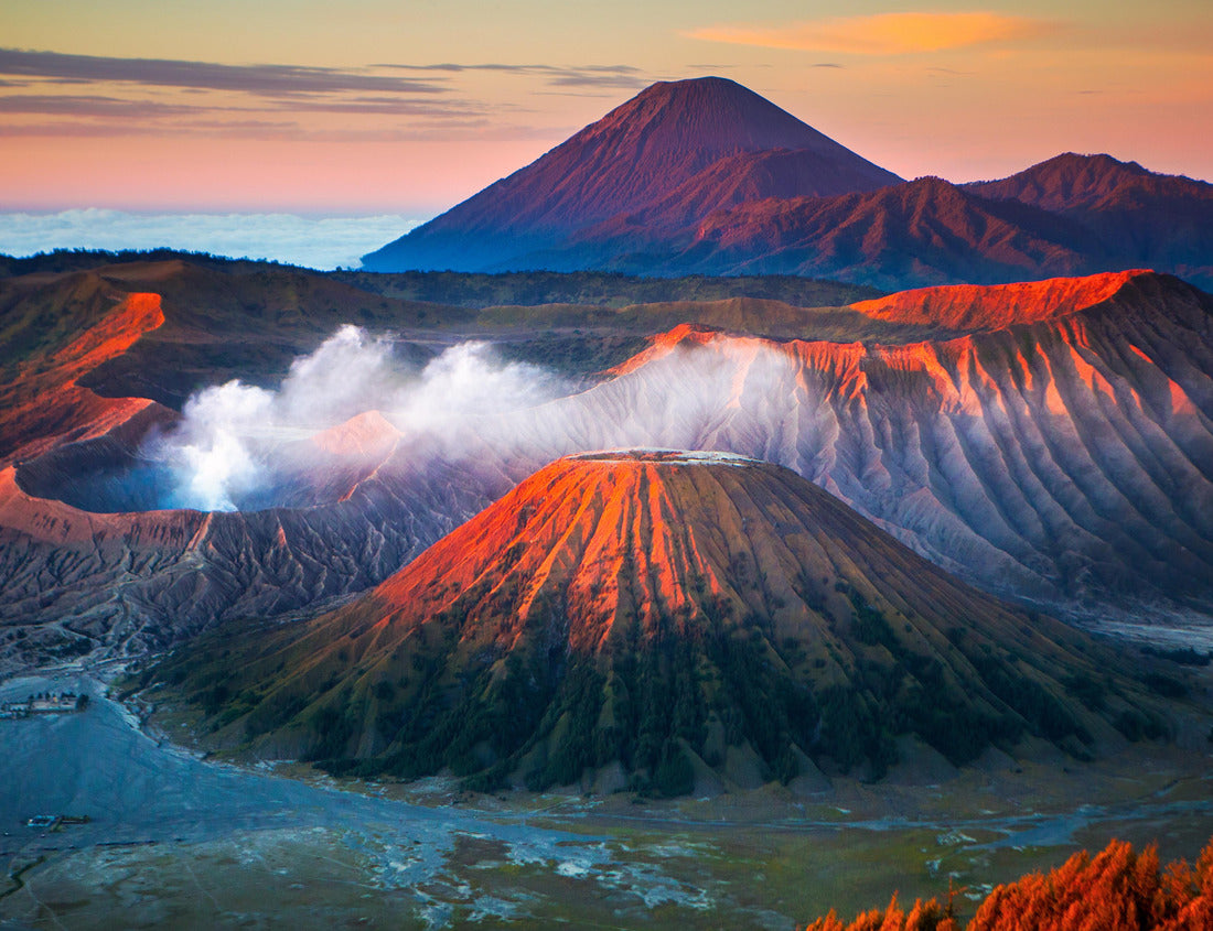 Noah Jigsaw Puzzle Mount Bromo, is an active volcano and part of the Tengger massif, in East Java, Indonesia 1000 pieces