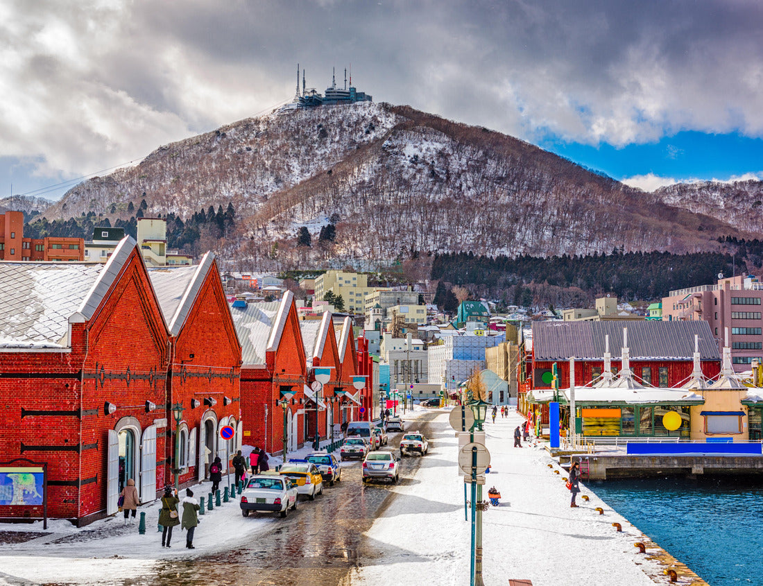 Noah Jigsaw Puzzle Hakodate, Japan cityscape at the historic Red Brick Warehouses and Mt. Hakodate 1000 pieces