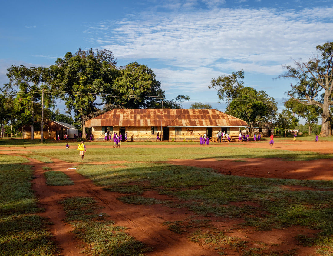 Noah Jigsaw Puzzle Kolonyi, Uganda: Many students with purple uniform waiting to enter the primary school in Kolonyi near Mbale in Uganda on a beautiful morning in November 1000 pieces