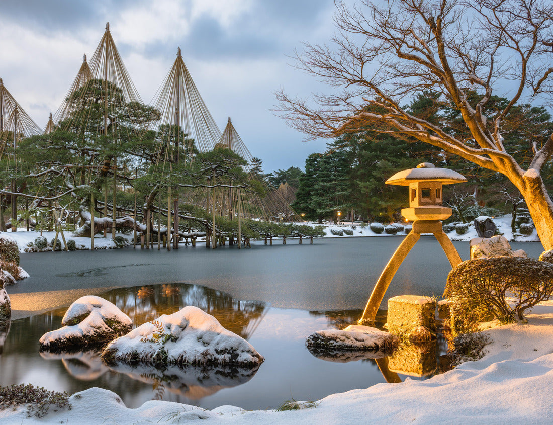 Noah Jigsaw Puzzle Kanazawa, Ishikawa, Japan winter at Kenrokuen Gardens 1000 pieces