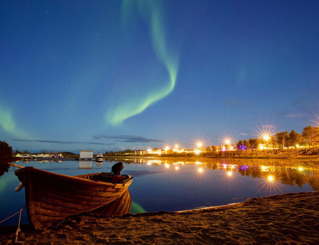 Noah Jigsaw Puzzle A wooden boat on the lake under a sky with brilliant aurora, Yellowknife, Canada 1000 pieces