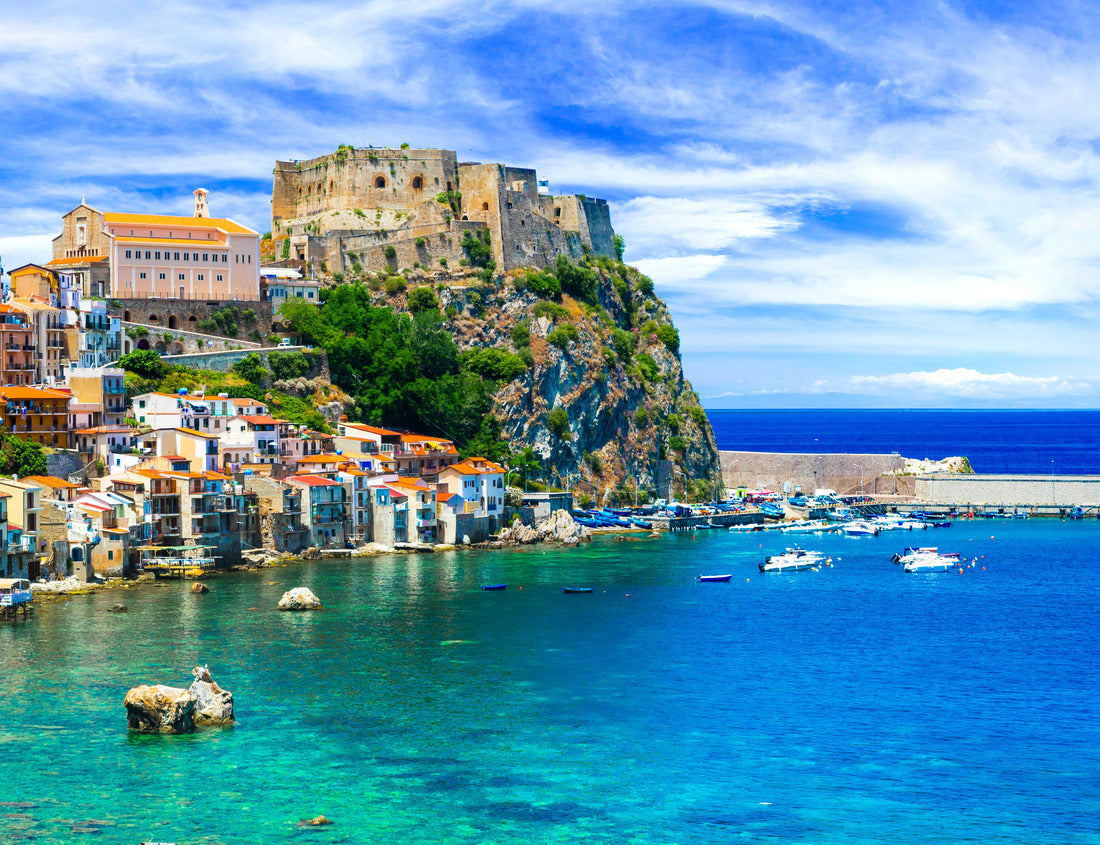 Noah Jigsaw Puzzle Beautiful beaches and towns of Calabria - medieval Scilla with old castle 1000 pieces