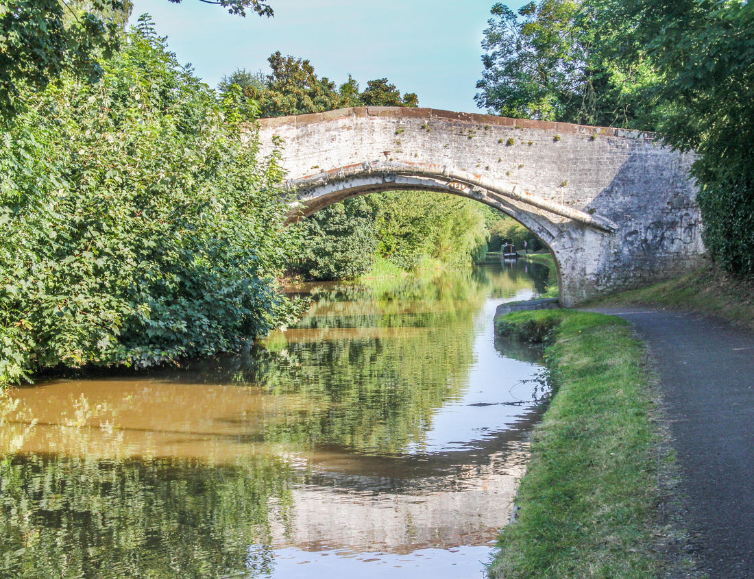 Noah Jigsaw Puzzle Bridge over the Shropshire Union canal, Christleton, Cheshire, England 1000 pieces