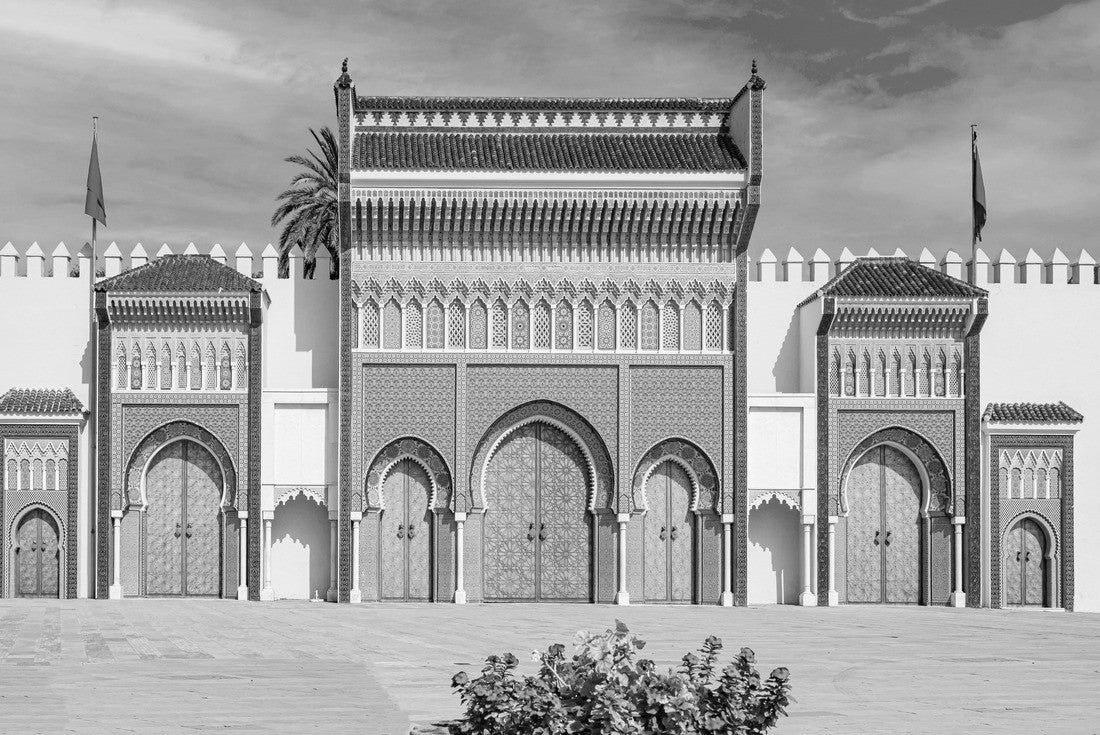 Fes magnificent gates of the royal palace in the historical city of morocco 2000pc PuzzleBlack and White