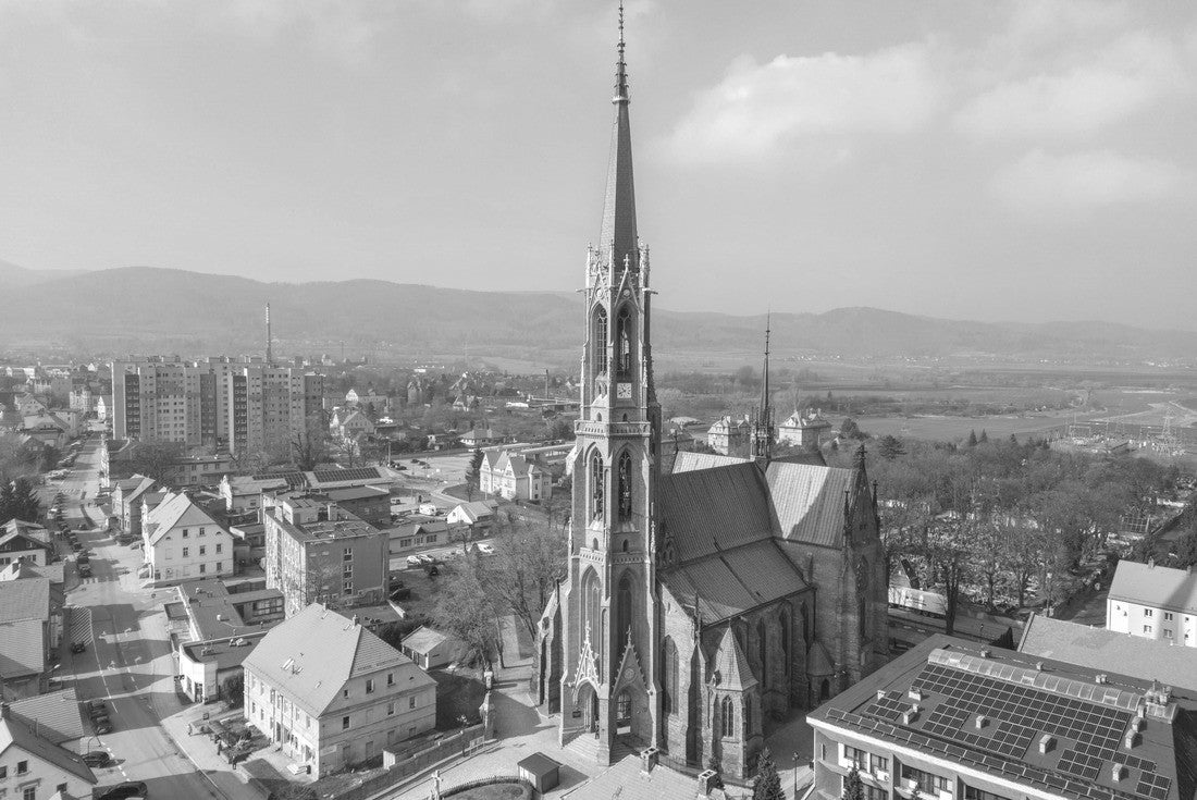 the city of Bielawa in the Owl Mountains in Lower Silesia 2000pc PuzzleBlack and White