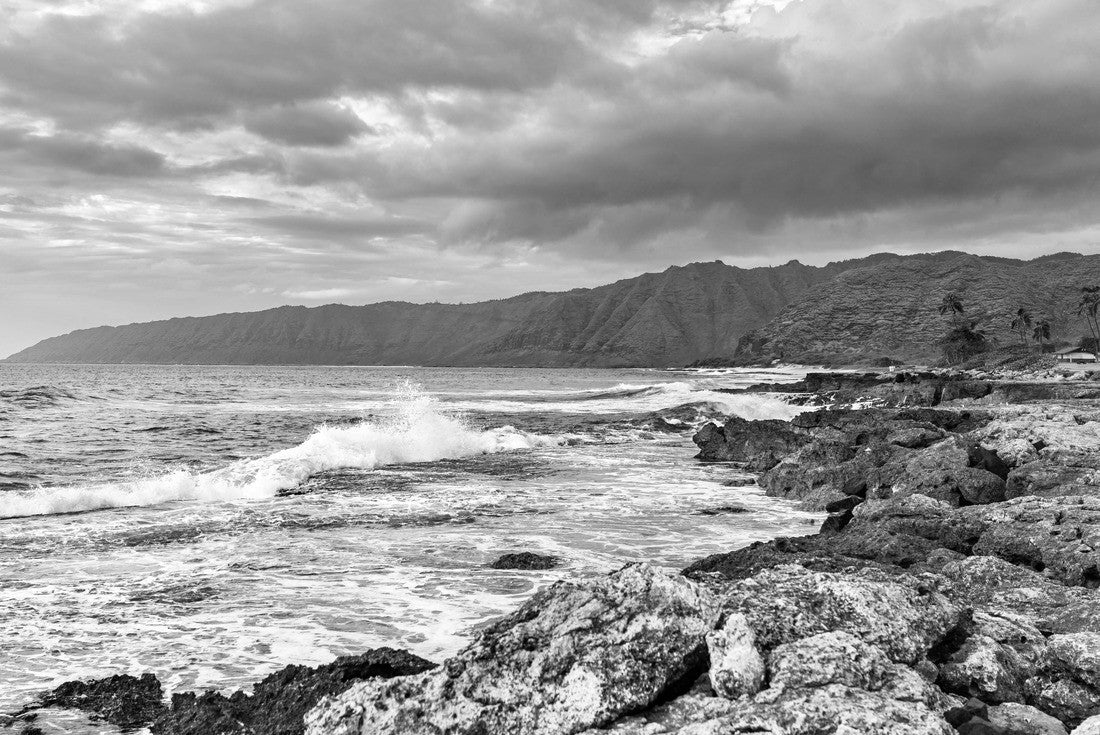 Kea'au Beach Park in Oahu - Hawaii, United States 2000pc PuzzleBlack and White