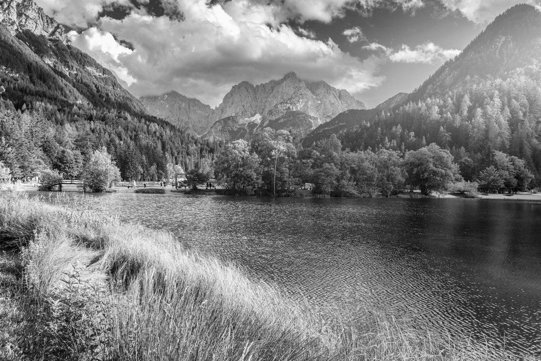 Noah Jigsaw Puzzle Jasna lake with beautiful mountains. Nature scenery in Triglav national park. Location: Triglav national park. Kranjska Gora, Slovenia, Europe. Mountain lake Jasna in Krajsnka Gora, Slovenia in black white 2000 pieces