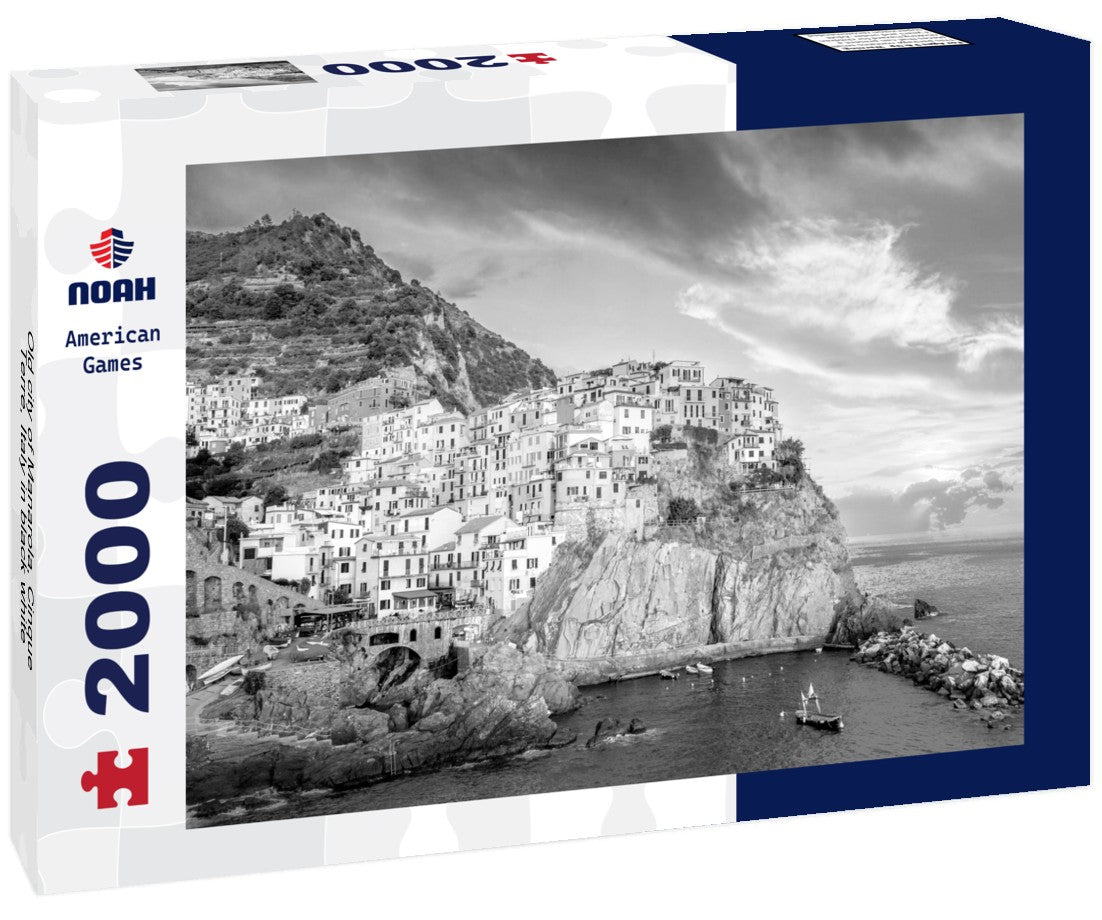 Noah Jigsaw Puzzle Old city of Manarola, Cinque Terre, Italy in black white 2000 pieces