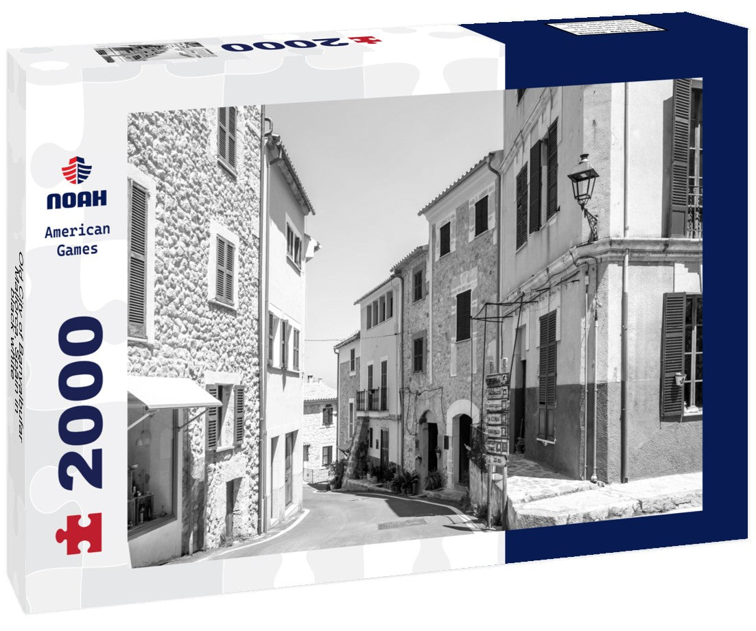 Noah Jigsaw Puzzle Old City of Banyalbufar, Mallorca, Spain in black white 2000 pieces