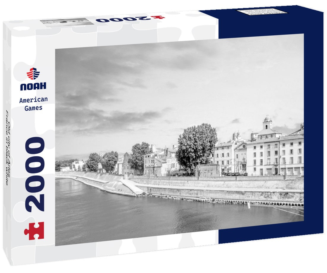 Noah Jigsaw Puzzle Old city of Arles, France in black white 2000 pieces