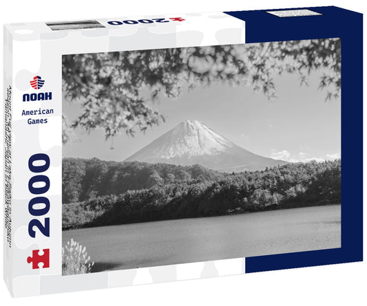 Noah Jigsaw Puzzle Mount Fuji view at Lake Saiko in Autumn season. Mt Fujisan in Fujikawaguchiko, Yamanashi, Japan in black white 2000 pieces