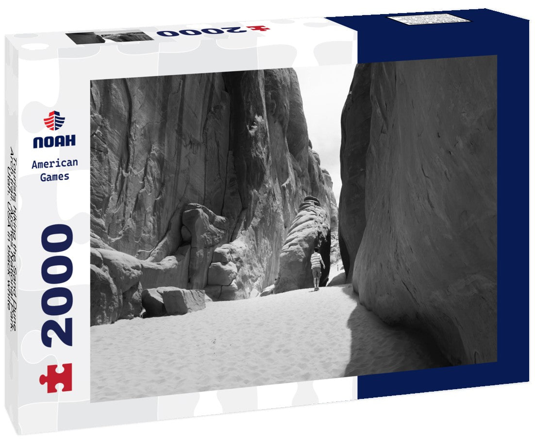 Noah Jigsaw Puzzle Tourists hiking the Sand Dune Arch trail. Arches National Park. Utah. USA in black white 2000 pieces