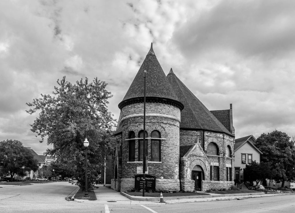 Elgin Town street view in Elgin Town of Illinois in black white