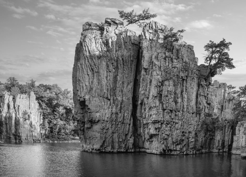 Beautiful Palisades State Park in South Dakota - Split Rock Creek - near Sioux Falls in black white