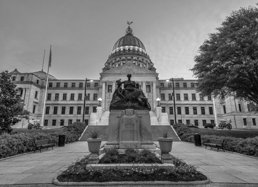 Mississippi State Capitol in Jackson, Mississippi, USA in black white