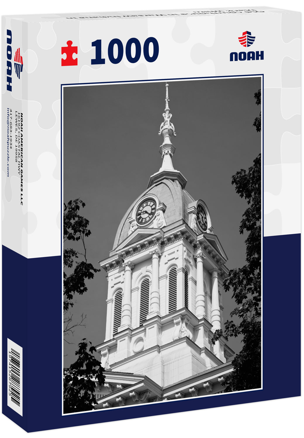 Old courthouse in Warsaw Indiana in black white