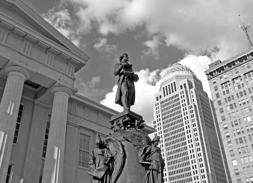 Thomas Jefferson Monument, Louisville, Kentucky in black white