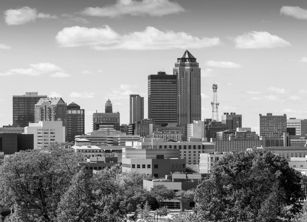 Des Moines city skyline, Iowa USA in black white