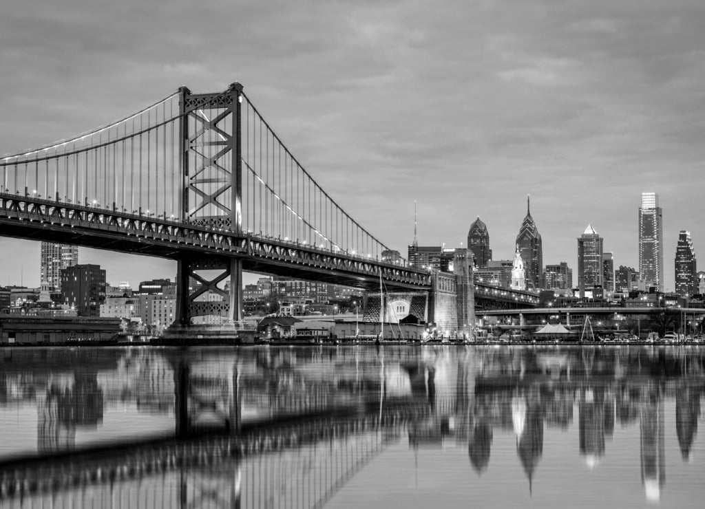 Ben Franklin bridge and Philadelphia skyline, Pennsylvania in black white