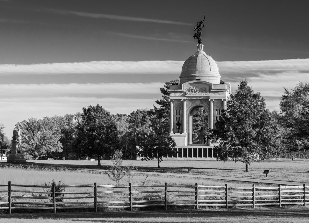 The Pennsylvania Monument, in Gettysburg, Pennsylvania in black white