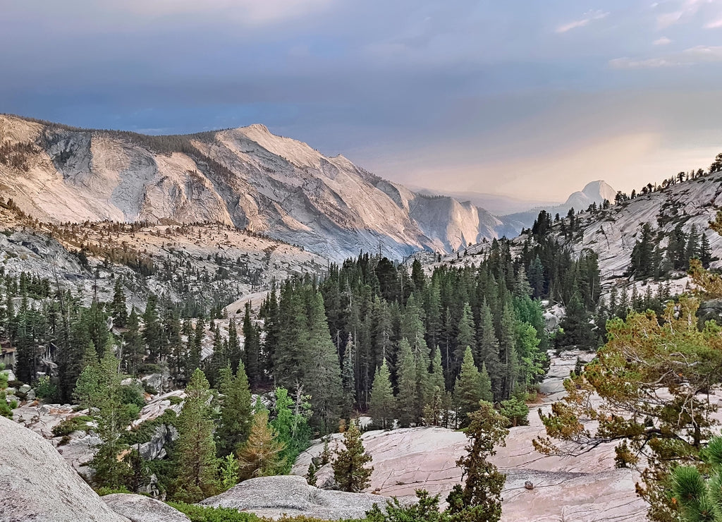 Natural and mountainous landscape in Mariposa