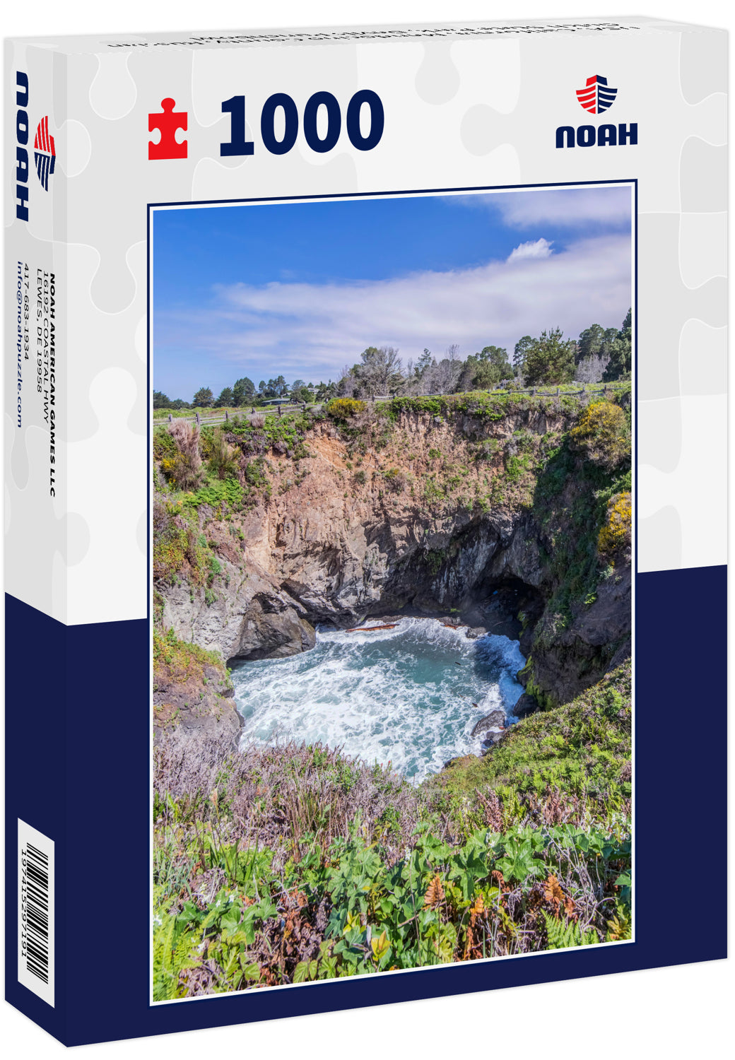 USA, California, Mendocino County, Russian Gulch State Park, Devils Punchbowl