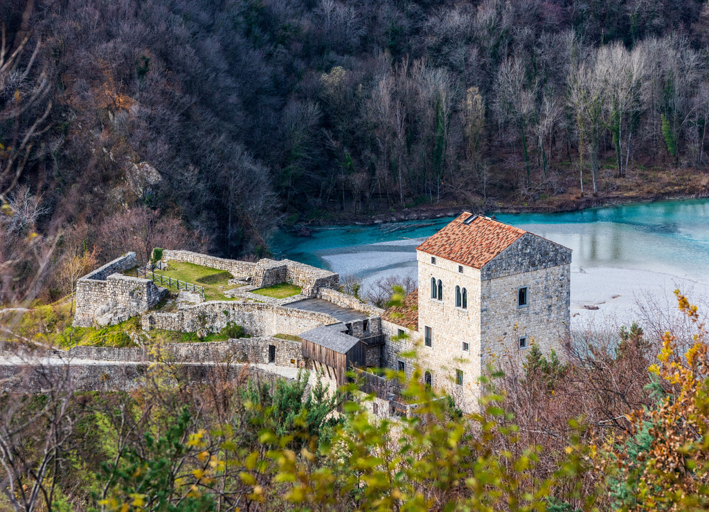 Castle and fortified village of Ragogna. Middle Ages to discover. Friuli