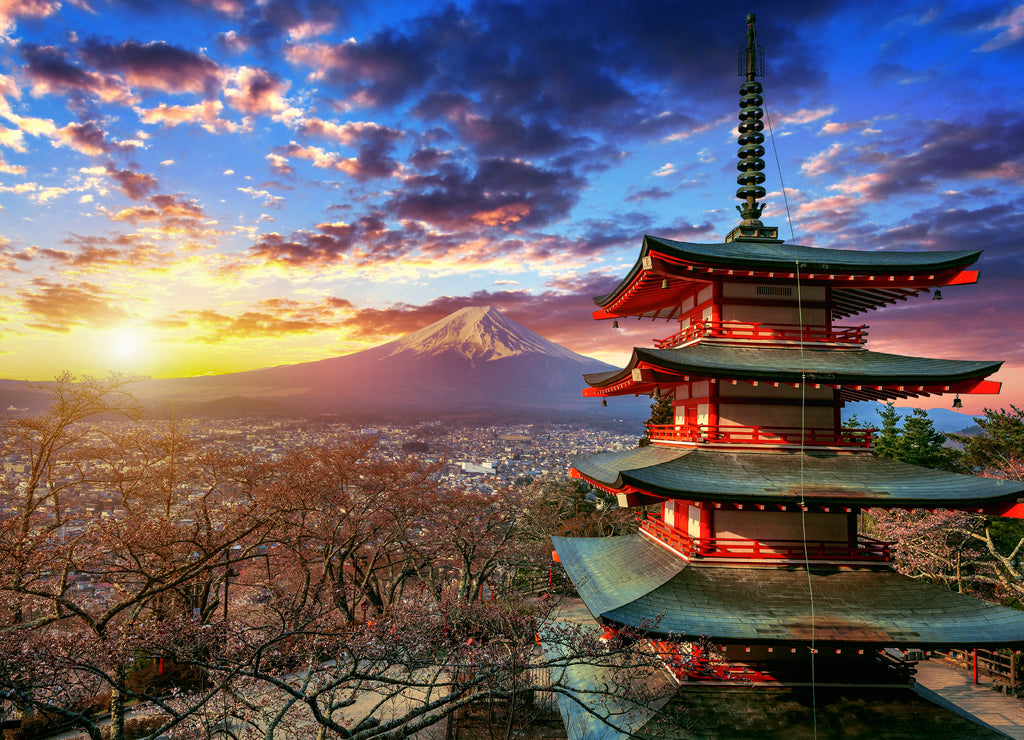 Chureito pagoda and Fuji mountain at sunset in Japan