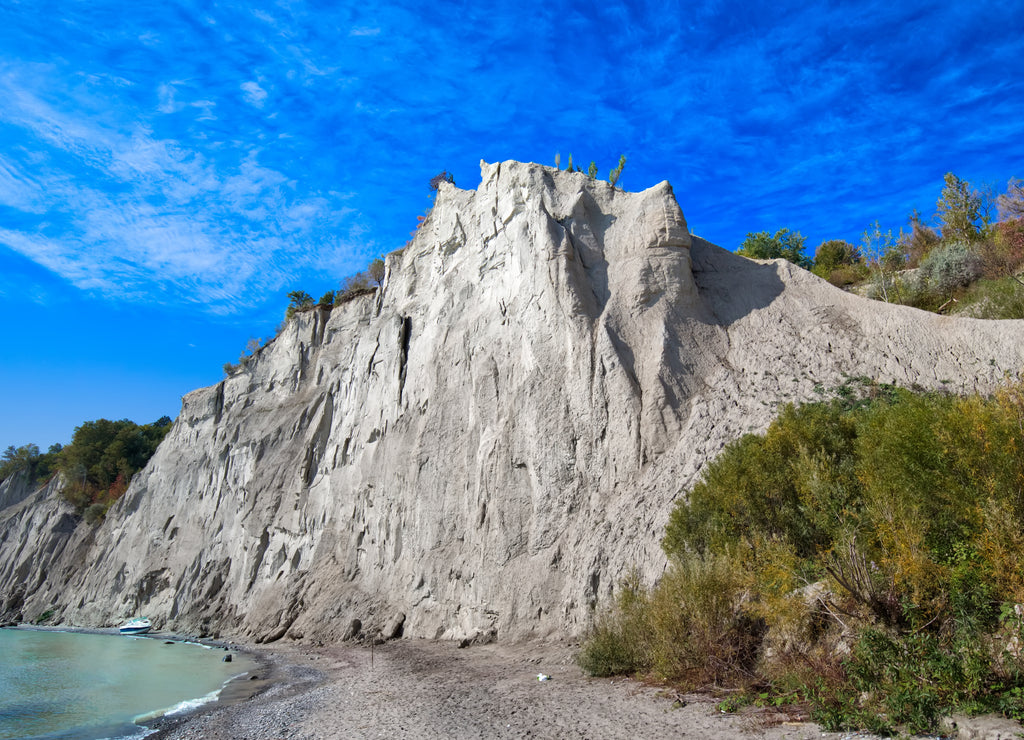 Toronto, Scenic Scarborough Bluffs facing Ontario lake shore
