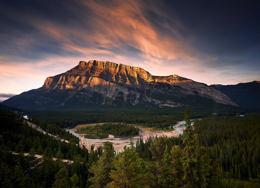 Sunrise The Bow river and Mount Rundle at the Hoodoos