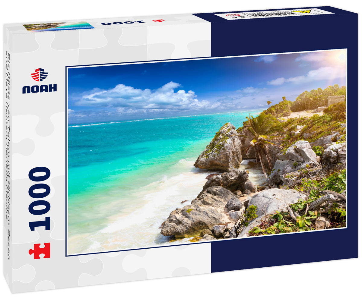 Die Küste von Tulum mit türkisem Ozean und Maya Ruinen, Karibik, Mexiko